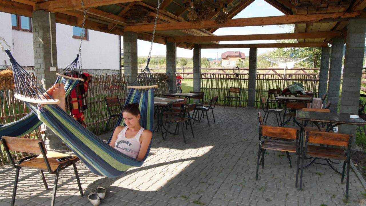 U Dvori Hotel Podgorodtsy Bagian luar foto