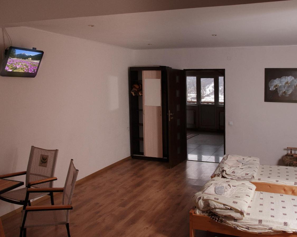 U Dvori Hotel Podgorodtsy Bagian luar foto