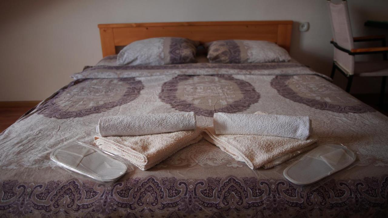 U Dvori Hotel Podgorodtsy Bagian luar foto