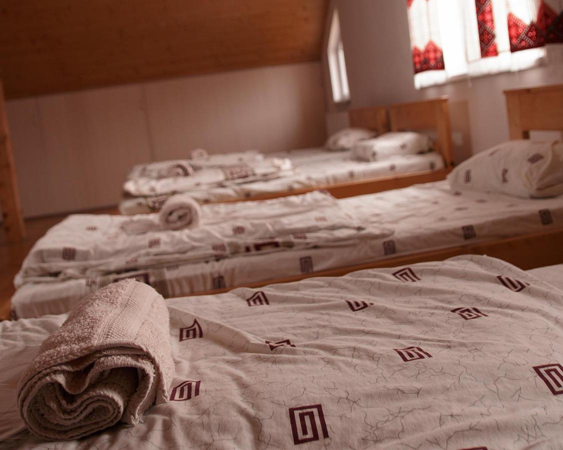 U Dvori Hotel Podgorodtsy Bagian luar foto