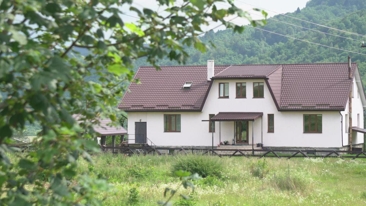 U Dvori Hotel Podgorodtsy Bagian luar foto