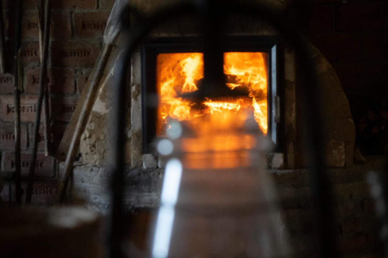 U Dvori Hotel Podgorodtsy Bagian luar foto