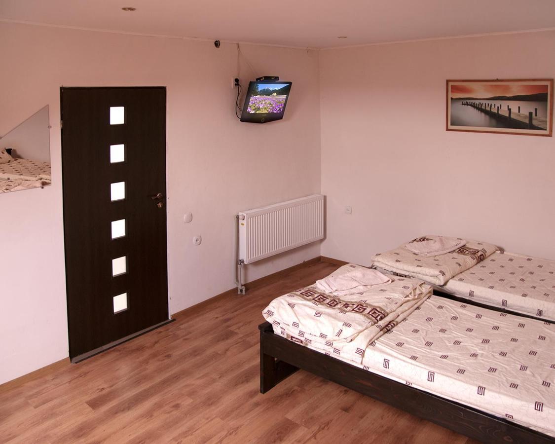 U Dvori Hotel Podgorodtsy Bagian luar foto