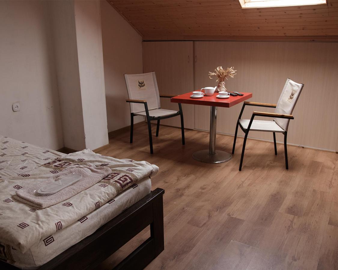 U Dvori Hotel Podgorodtsy Bagian luar foto