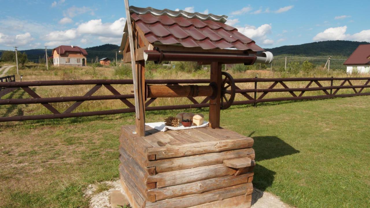 U Dvori Hotel Podgorodtsy Bagian luar foto